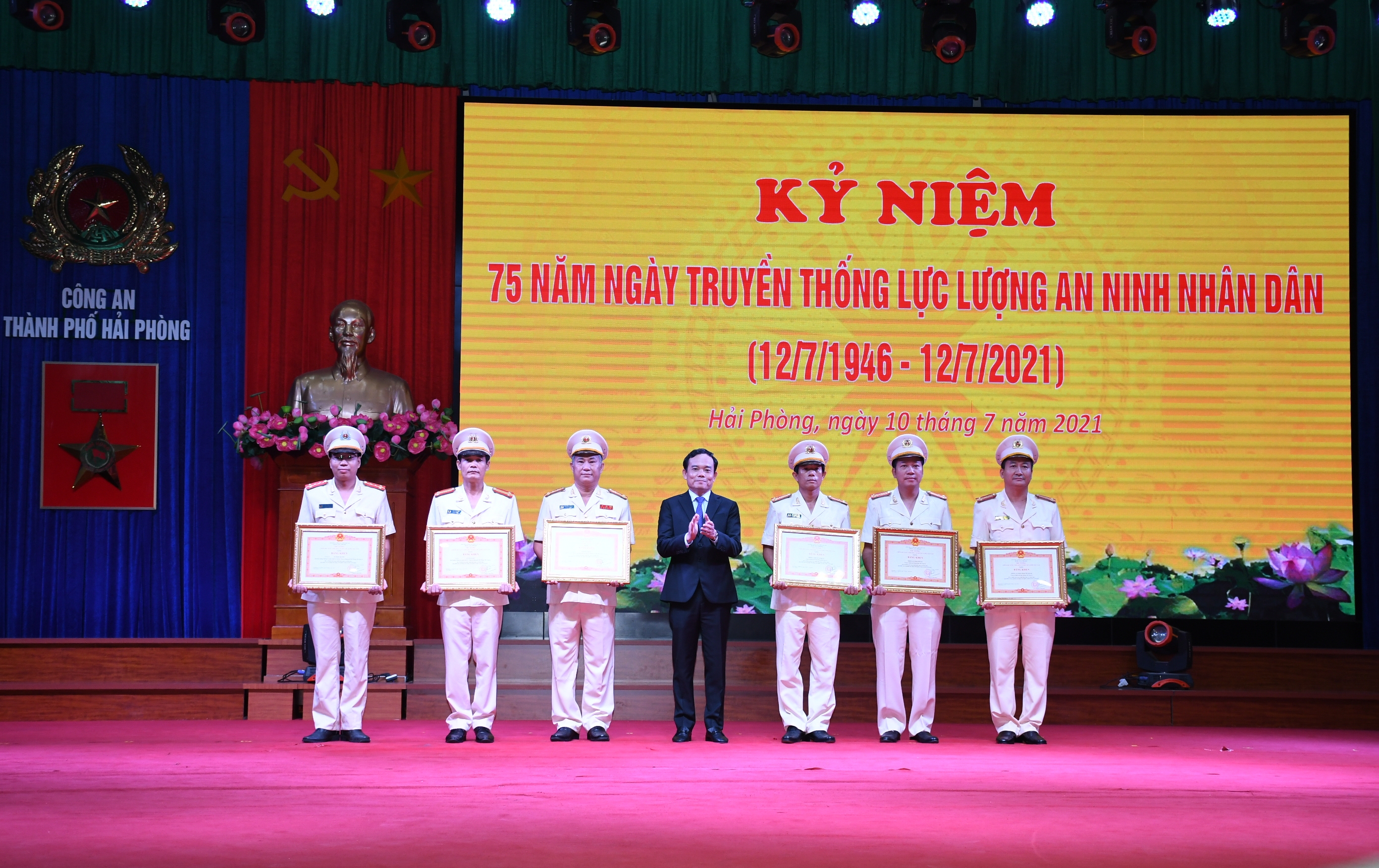 Kỷ niệm 75 năm Ngày truyền thống lực lượng An ninh Công an thành phố: Tiếp tục phát huy truyền thống Anh hùng